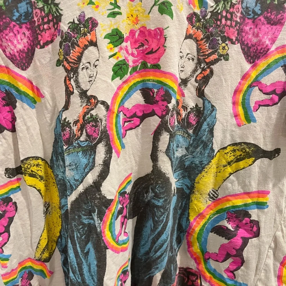 Magnolia Pearl Multicolor Graphic Tee (item 15.10) - Picture 2 of 7